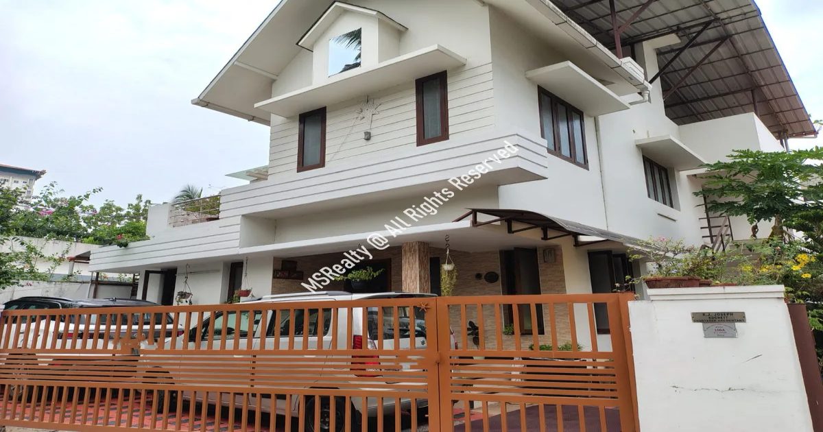 Independent 2400 sq ft House for Sale on 5.375 cents of land