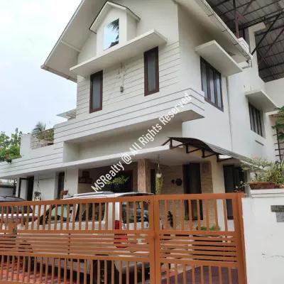 Independent 2400 sq ft House for Sale on 5.375 cents of land in Mattummal