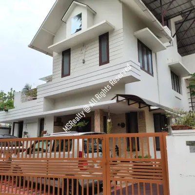 Independent 2400 sq ft House for Sale on 5.375 cents of land in Mattummal