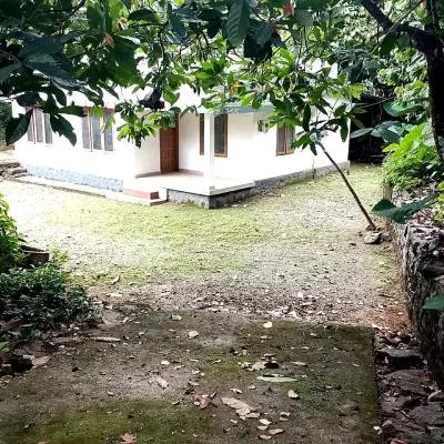 Land with House on for sale at Kanjikuzhy, Idukki - One Acre Fifty Cents in Kanjikkuzhy