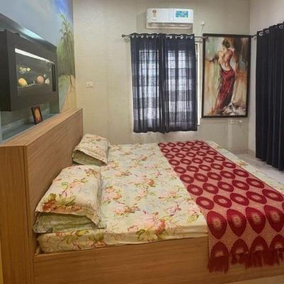 Fully Furnished Luxury 2 BHK with Premium Water Metro View for Sale in Vyttila, Ernakulam in Vyttila