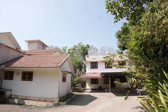 Luxury 4,300 sq. ft. house and 1000 sq ft outhouse on a 37-cent plot in Kolenchery for sale
