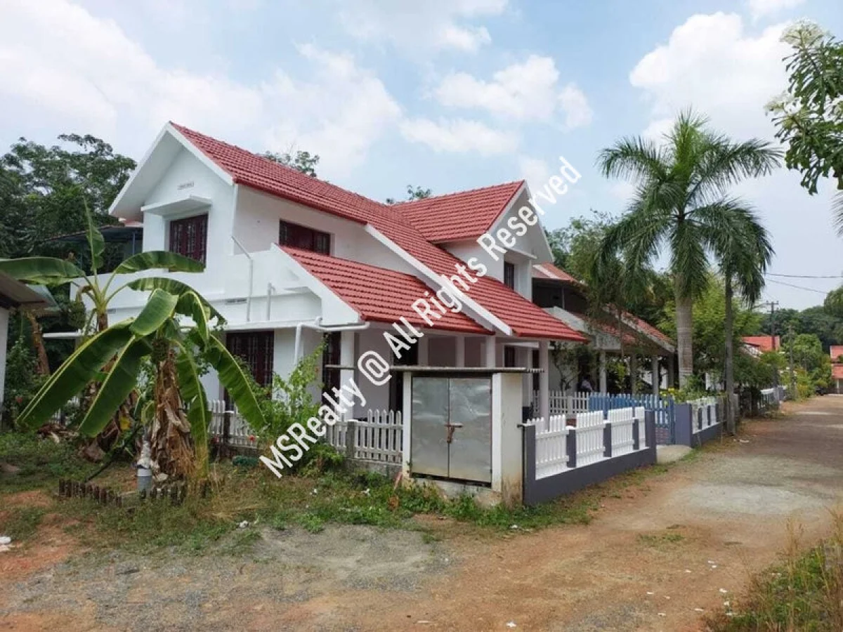 2000 Sq ft 4 BHK Villa for Sale at Arakunnam, Ernakulam image 2