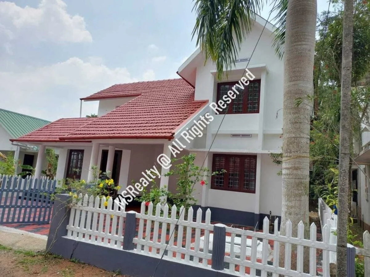 2000 Sq ft 4 BHK Villa for Sale at Arakunnam, Ernakulam image 3