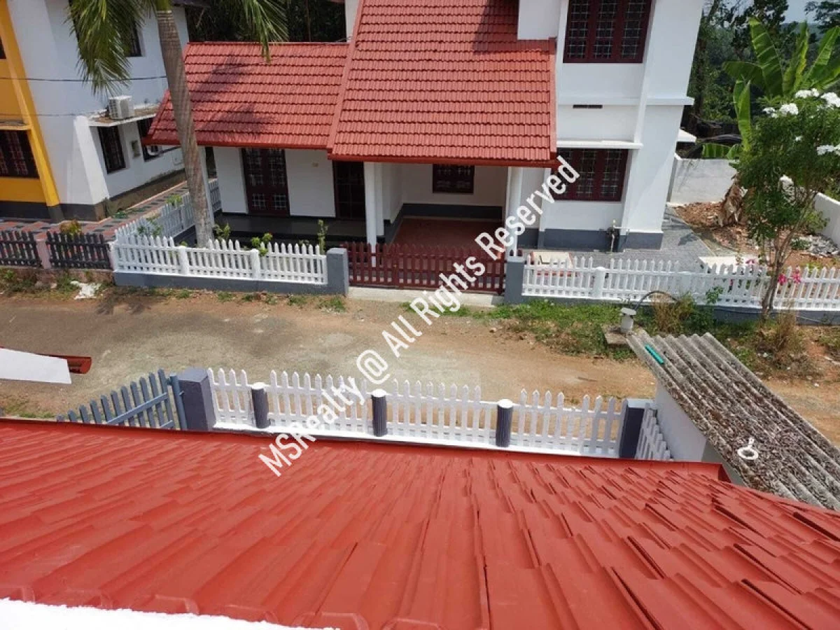 2000 Sq ft 4 BHK Villa for Sale at Arakunnam, Ernakulam image 8